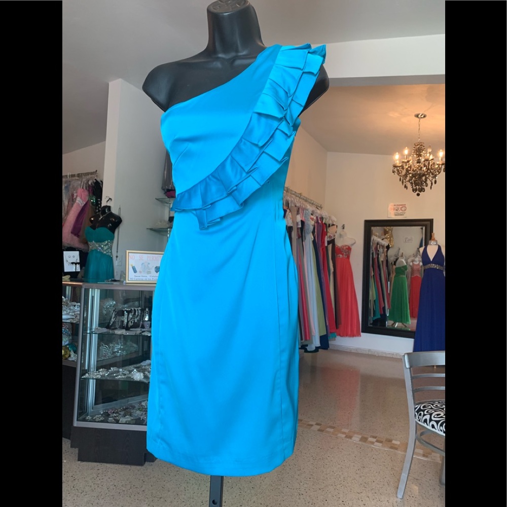Sky blue one shoulder dress